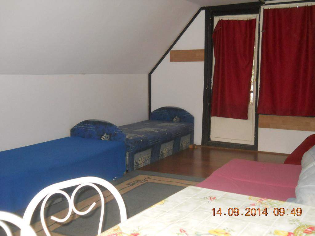 Fenyves Nyaralo Villa Hajdúszoboszló Kamer foto