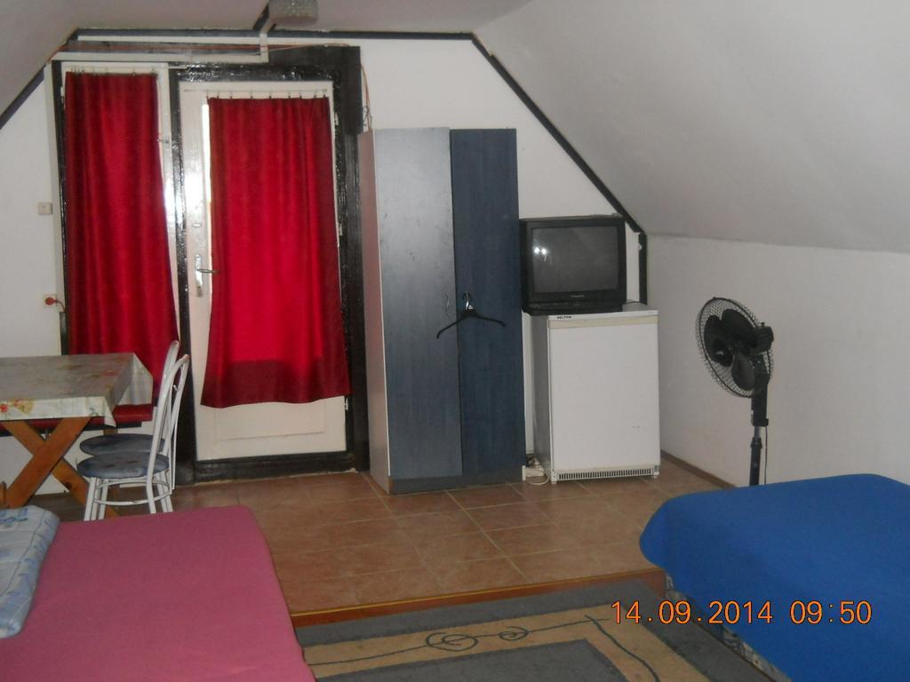 Fenyves Nyaralo Villa Hajdúszoboszló Kamer foto